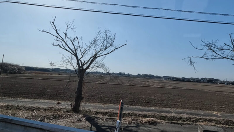 車窓から冬の終わりに